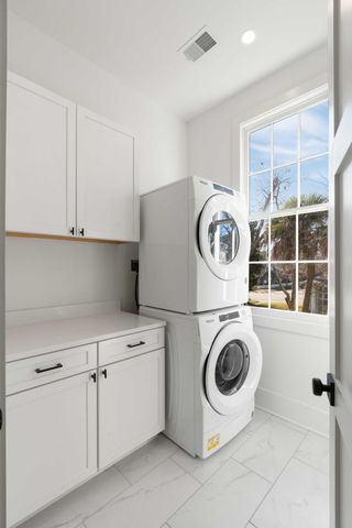 34 Lenox Street, Charleston, SC 29403