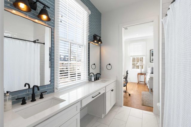 34 Lenox Street, Charleston, SC 29403