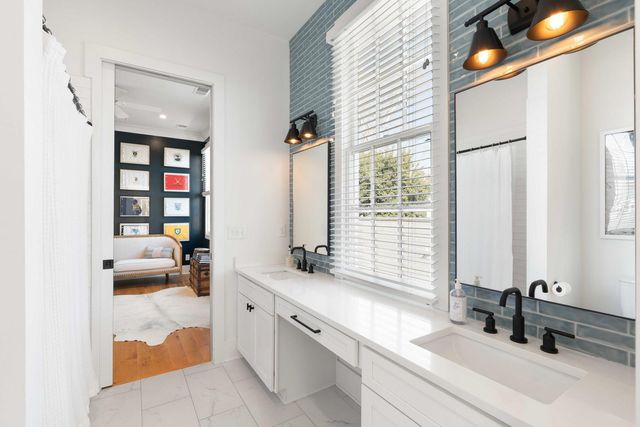 34 Lenox Street, Charleston, SC 29403