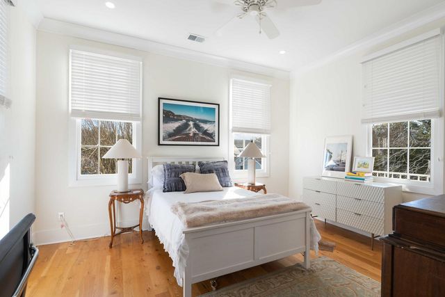 34 Lenox Street, Charleston, SC 29403