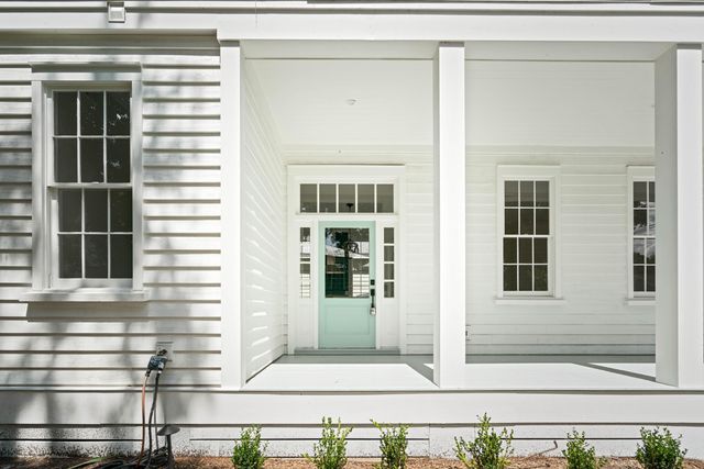 34 Lenox Street, Charleston, SC 29403