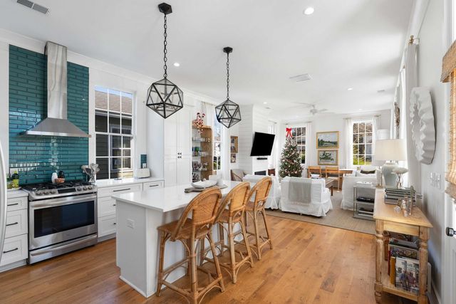 34 Lenox Street, Charleston, SC 29403