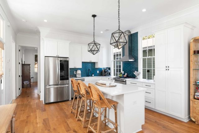 34 Lenox Street, Charleston, SC 29403