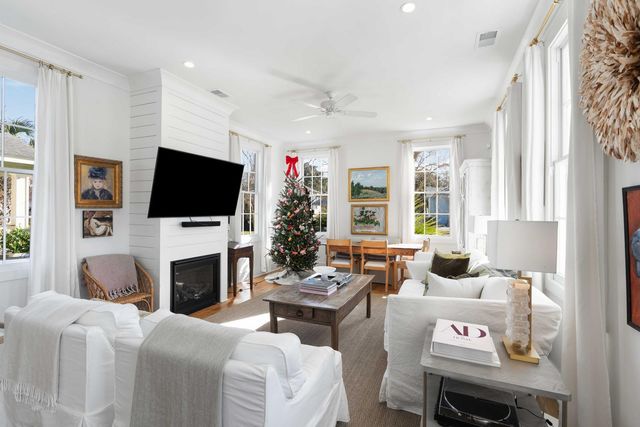 34 Lenox Street, Charleston, SC 29403