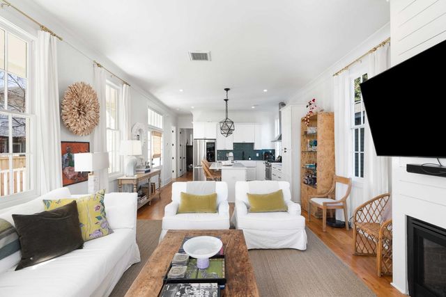 34 Lenox Street, Charleston, SC 29403