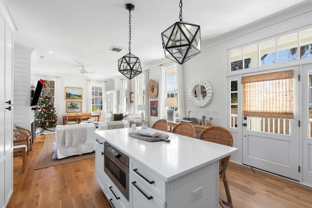 34 Lenox Street, Charleston, SC 29403