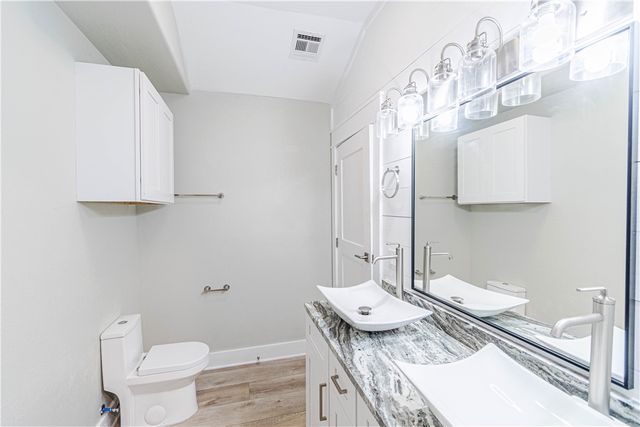 47 Mockingbird, Rockport, TX 78382