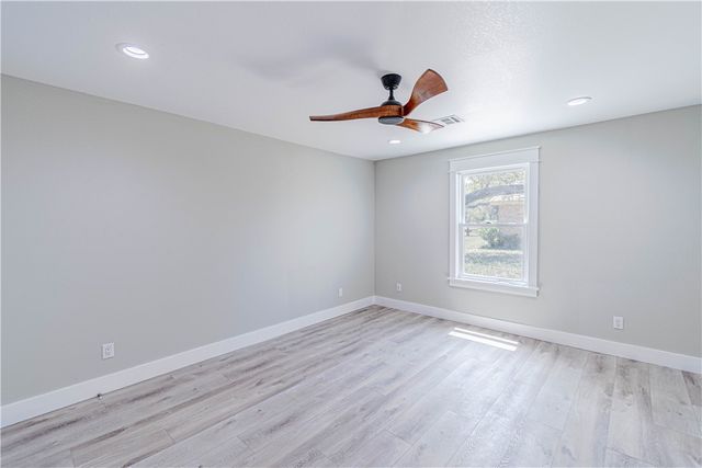 47 Mockingbird, Rockport, TX 78382