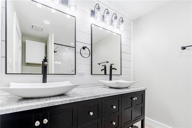 47 Mockingbird, Rockport, TX 78382