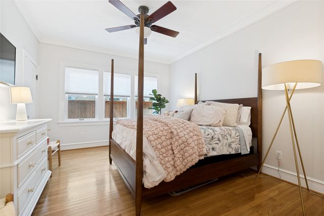 1151 N Winnetka Avenue, Dallas, TX 75208