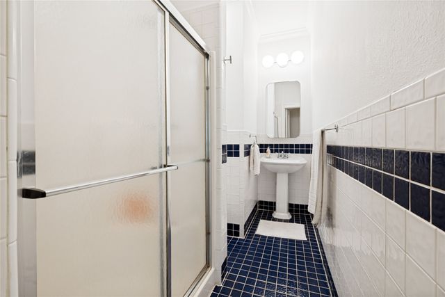1151 N Winnetka Avenue, Dallas, TX 75208