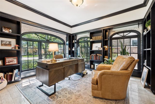1151 N Winnetka Avenue, Dallas, TX 75208