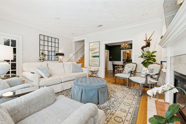1151 N Winnetka Avenue, Dallas, TX 75208