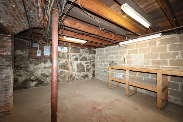 150 Neponset St 150, Canton, MA 02021