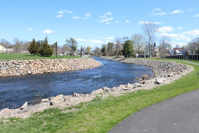 150 Neponset St 150, Canton, MA 02021