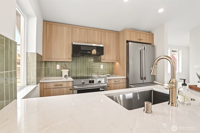 2412 Queen Anne Avenue N, Seattle, WA 98119