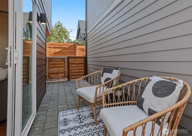 2412 Queen Anne Avenue N, Seattle, WA 98119