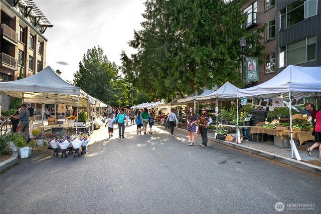 2412 Queen Anne Avenue N, Seattle, WA 98119