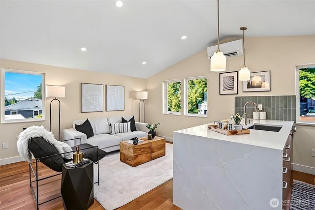 2412 Queen Anne Avenue N, Seattle, WA 98119