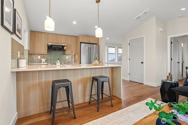 2412 Queen Anne Avenue N, Seattle, WA 98119