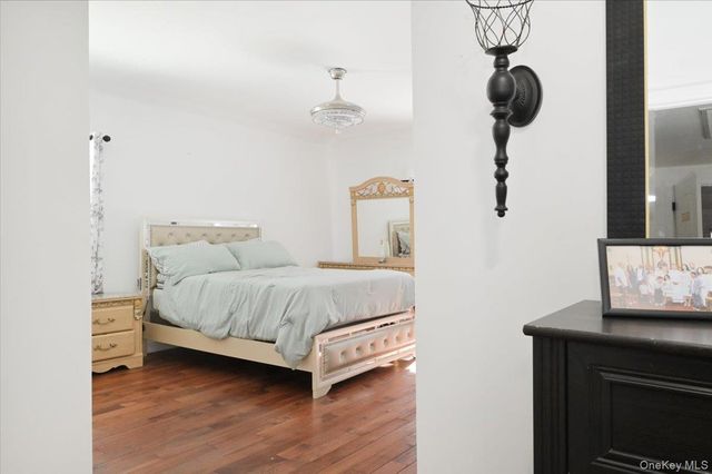 62 Bayside Avenue, Amityville, NY 11701