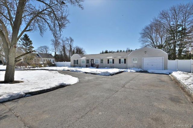 62 Bayside Avenue, Amityville, NY 11701