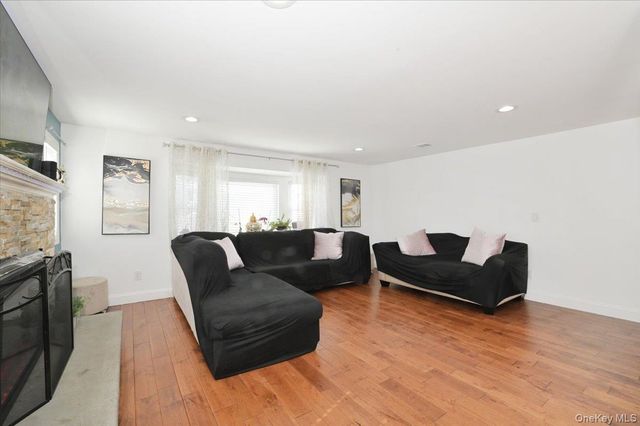 62 Bayside Avenue, Amityville, NY 11701