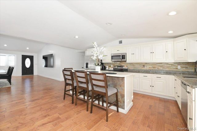 62 Bayside Avenue, Amityville, NY 11701