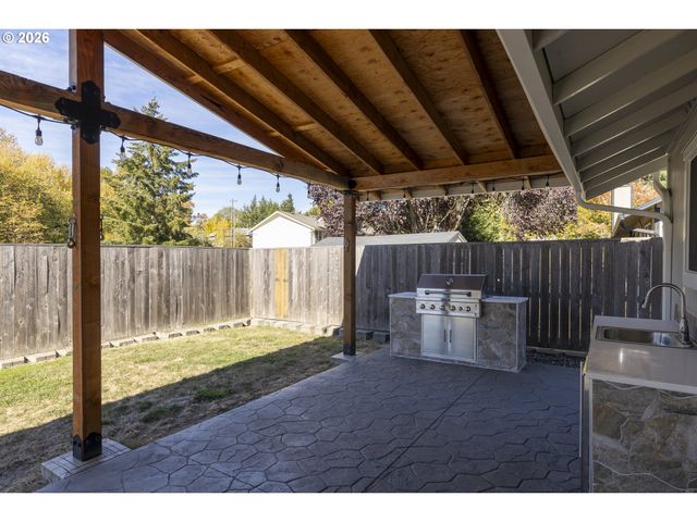 5855 Sw 166TH Ct, Beaverton, OR 97007