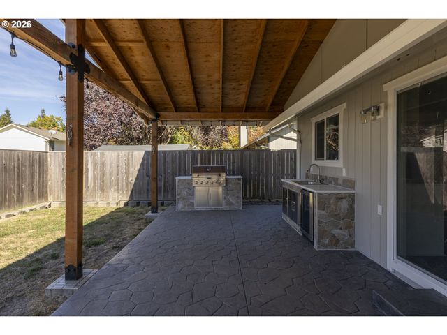 5855 Sw 166TH Ct, Beaverton, OR 97007
