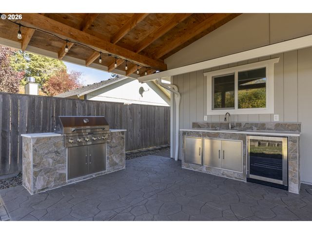 5855 Sw 166TH Ct, Beaverton, OR 97007