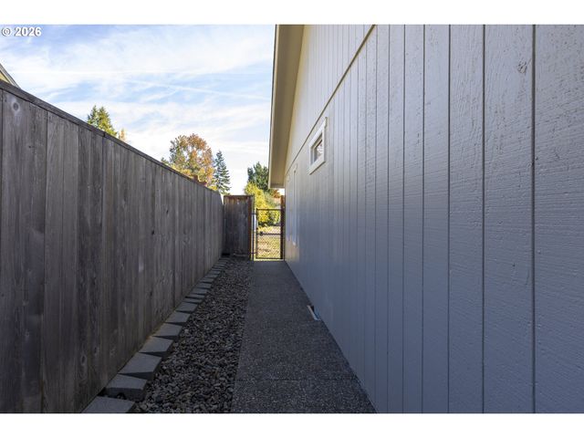 5855 Sw 166TH Ct, Beaverton, OR 97007