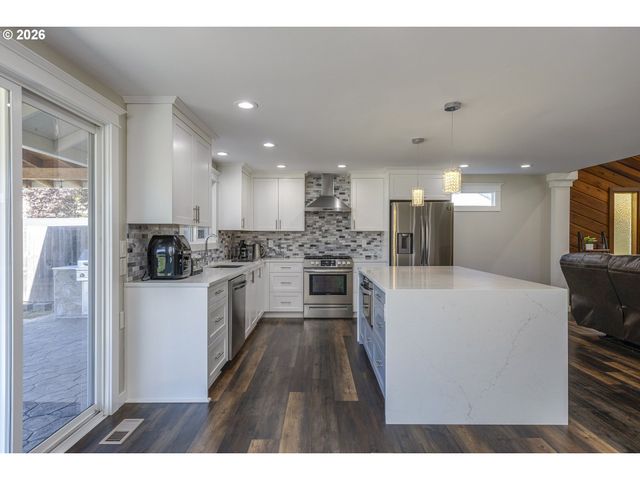 5855 Sw 166TH Ct, Beaverton, OR 97007