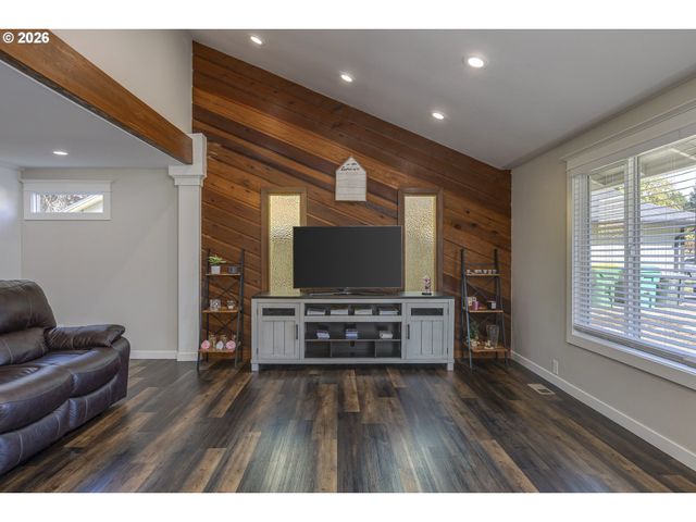 5855 Sw 166TH Ct, Beaverton, OR 97007