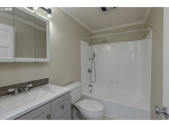 5855 Sw 166TH Ct, Beaverton, OR 97007