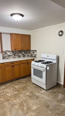 1824 S 55TH Court B, Cicero, IL 60804