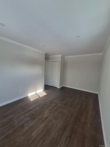 1550 N Gardiner Drive, Bay Shore, NY 11706