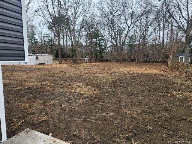 1550 N Gardiner Drive, Bay Shore, NY 11706