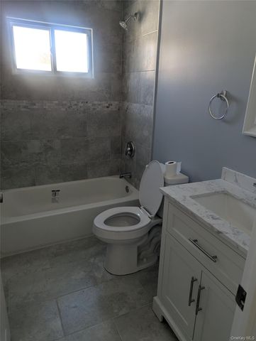 1550 N Gardiner Drive, Bay Shore, NY 11706