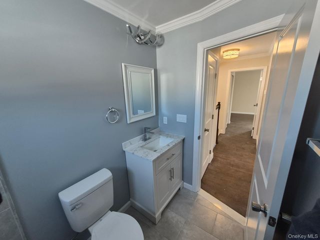 1550 N Gardiner Drive, Bay Shore, NY 11706