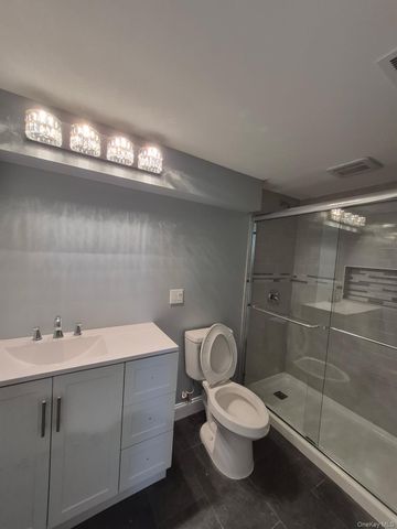 1550 N Gardiner Drive, Bay Shore, NY 11706