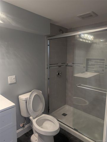 1550 N Gardiner Drive, Bay Shore, NY 11706