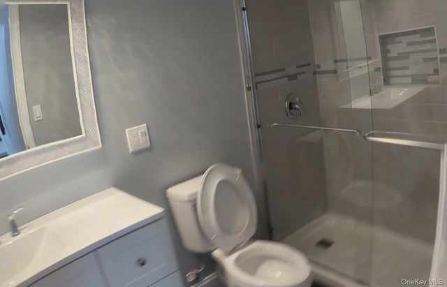 1550 N Gardiner Drive, Bay Shore, NY 11706