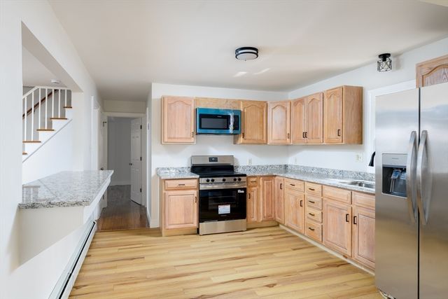 40 Warren Rd, Brimfield, MA 01010
