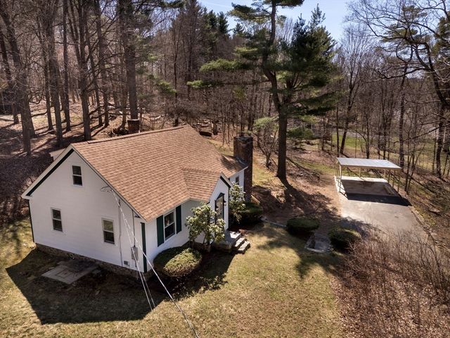 40 Warren Rd, Brimfield, MA 01010