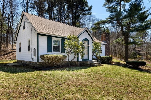 40 Warren Rd, Brimfield, MA 01010