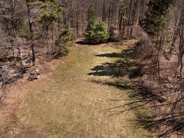 40 Warren Rd, Brimfield, MA 01010