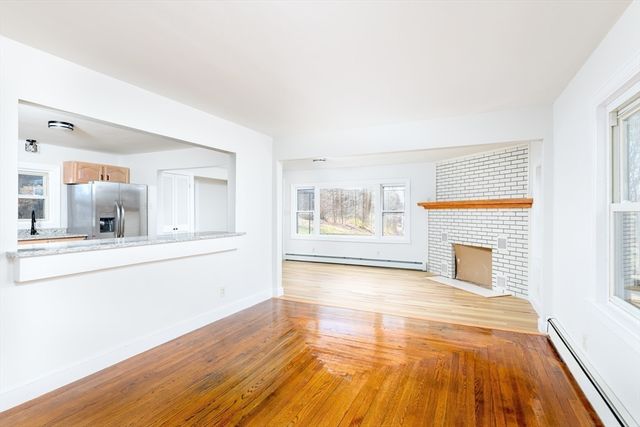 40 Warren Rd, Brimfield, MA 01010