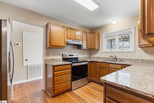 213 Creek Forest Drive, Greenville, SC 29615