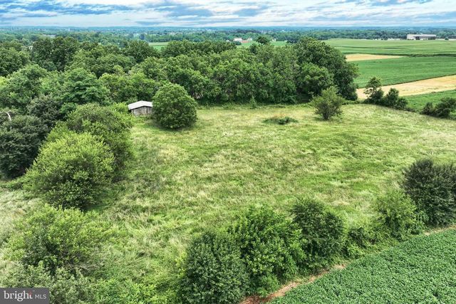 2779 CENTENNIAL RD, Hanover, PA 17331